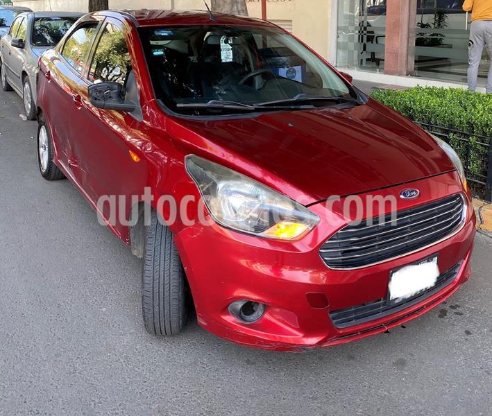 Ford Figo Sedan Titanium Aut usado (2017) color Rojo Rubi precio $85,000
