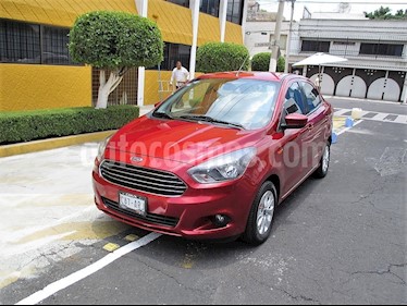 foto Ford Figo Sedán Titanium Aut usado (2017) color Rojo Rubí precio $139,900