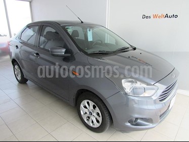 Foto venta Auto Seminuevo Ford Figo Sedan Titanium (2016) color Gris precio $185,000