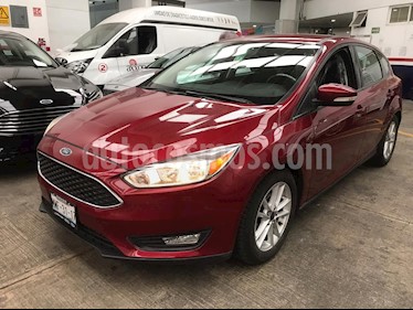 foto Ford Focus Hatchback SE Aut usado (2015) color Rojo Rubí precio $159,000