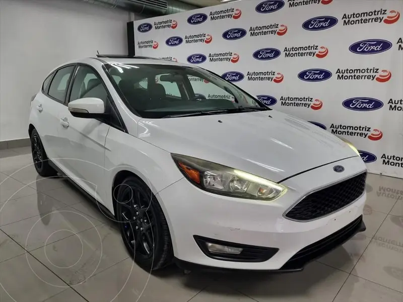 Foto Ford Focus Hatchback SE Appearance Aut usado (2015) color Blanco precio $179,000