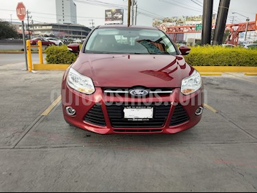 foto Ford Focus Hatchback SE Aut usado (2013) color Rojo Rubí precio $140,000