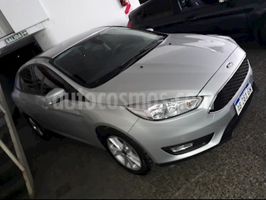 Foto venta Auto usado Ford Focus One 4P Ambiente 1.6 (2017) color Gris Claro precio $492.000