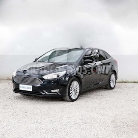 foto Ford Focus One 4P Ambiente 1.6 usado (2016) color Negro precio $699.000