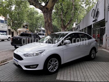 Foto venta Auto Usado Ford Focus One 5P 1.6 Edge (2016) color Blanco precio $490.000