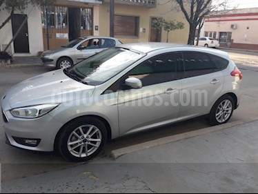 Foto venta Auto Usado Ford Focus One 5P 1.6 Edge (2016) color Gris Claro precio $489.000