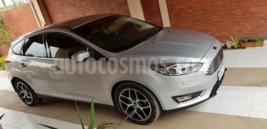 foto Ford Focus One 5P Edge 1.6 usado (2017) color Gris Claro precio $950.000