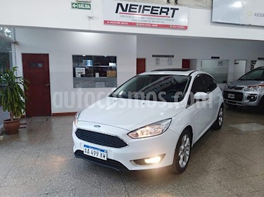 foto Ford Focus One 5P Edge 1.6 usado (2016) color Blanco precio $780.000