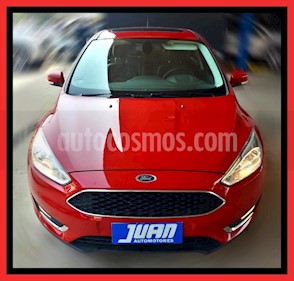 foto Ford Focus One 4P Edge 1.6 usado (2017) color Rojo precio $965.000
