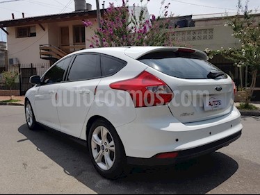foto Ford Focus One 5P Edge 1.6 usado (2015) color Blanco precio $570.000