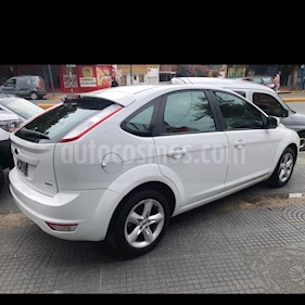 foto Ford Focus One 5P Edge 1.6 usado (2010) color Blanco precio $400.000