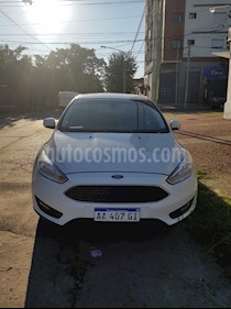 Foto Ford Focus Sedan 1.6L S usado (2016) color Blanco precio $480.000