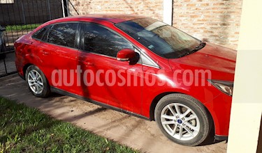 Ford Focus Sedan 1.6L S usado (2018) color Rojo Bari precio $470.000
