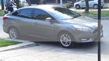 Foto venta Auto usado Ford Focus Sedan 2.0L SE (2017) color Gris Tectonico precio $618.000
