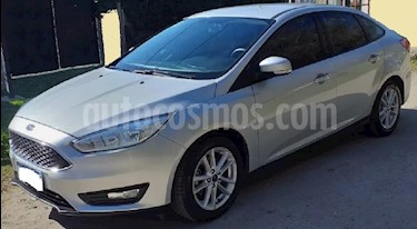 Ford Focus Sedan 1.6L S usado (2017) color Plata Metalizado precio $860.000