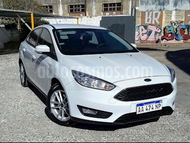 foto Ford Focus Sedán 1.6L S usado (2016) color Blanco precio $700.000