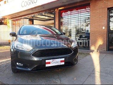 Ford Focus Sedan 1.6L S usado (2017) color Gris Oscuro precio $1.111.111