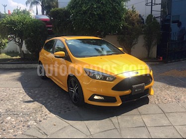 Foto venta Auto usado Ford Focus ST 2.0L (2016) color Amarillo precio $345,000