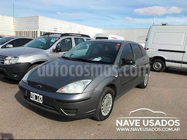 foto Ford Focus 5P 1.6L Ambiente usado (2006) color Gris Plata precio $185.000