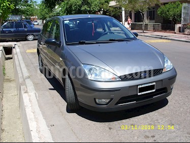 Foto venta Auto Usado Ford Focus 5P 1.6L Edge (2007) color Gris precio $186.000