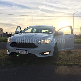 foto Ford Focus 5P 2.0L SE Plus Aut usado (2017) color Blanco Oxford precio $790.000