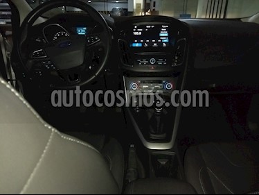 foto Ford Focus 5P 2.0L SE usado (2018) color Gris precio $760.000