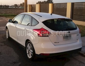 foto Ford Focus 5P 2.0L SE usado (2015) color Blanco precio $460.000