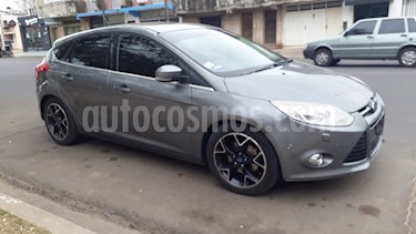 foto Ford Focus 5P 2.0L Titanium usado (2013) color Gris Mercurio precio $488.000
