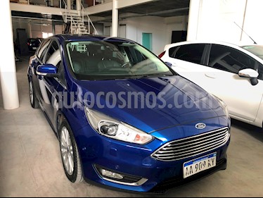 foto Ford Focus 5P 2.0L Titanium usado (2017) color Azul Aurora precio $820.000