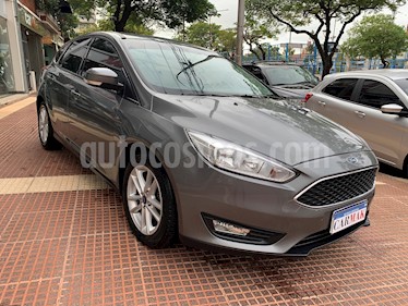 foto Ford Focus 5P 1.6L S usado (2016) color Gris precio $939.990