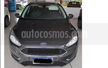 foto Ford Focus 5P 2.0L SE Plus usado (2017) color Gris precio $915.000