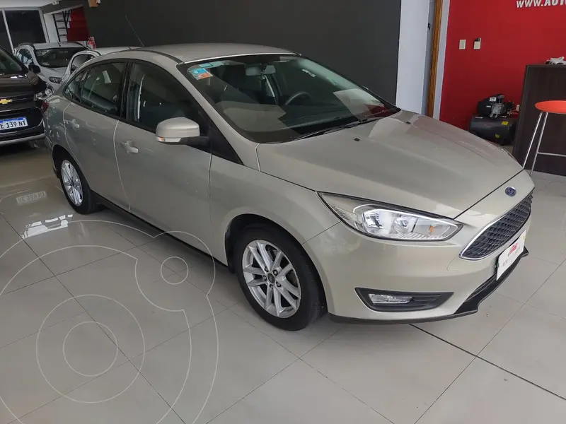 Foto Ford Focus 5P 1.6L Ambiente usado (2016) color Beige precio $4.100.000