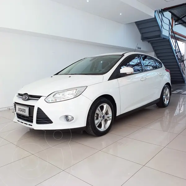 Foto Ford Focus 5P 2.0L SE Plus usado (2015) color Blanco Oxford precio $16.500.000