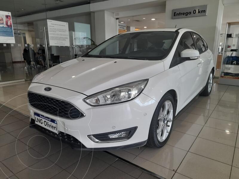Foto Ford Focus 5P 2.0L SE Plus Aut usado (2018) color Blanco Oxford precio $3.800.000