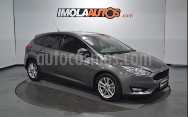 foto Ford Focus 5P 2.0L SE usado (2016) color Gris precio $750.000