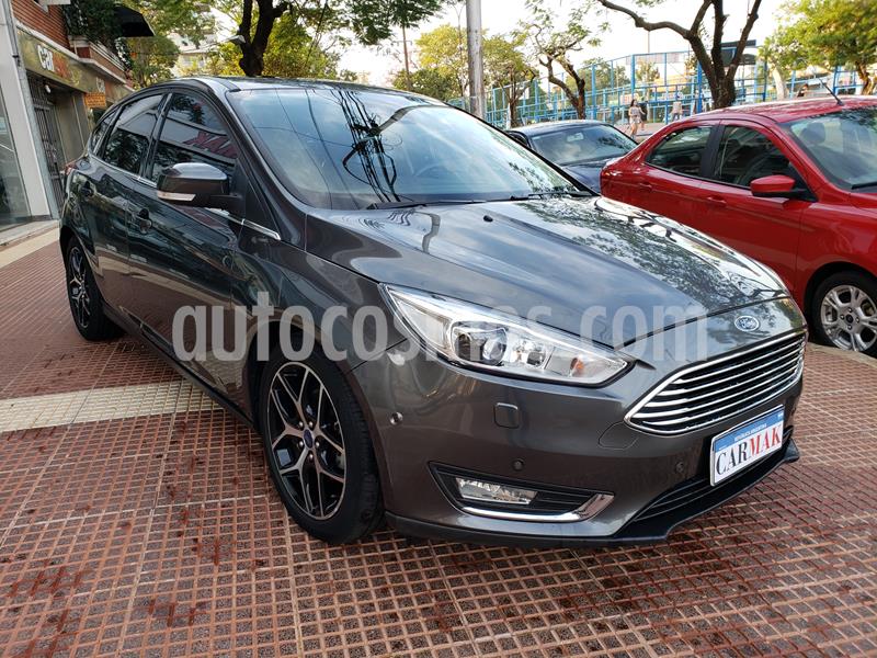 foto Ford Focus 5P 2.0L Titanium Aut usado (2016) color Gris precio $1.299.000