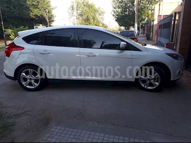 Ford Focus 5P 1.6L S usado (2015) color Blanco precio $560.000