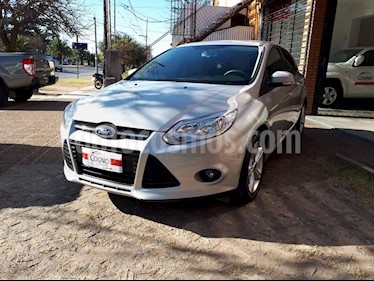 foto Ford Focus 5P 1.6 S usado (2014) color Gris Claro precio $1.111.111