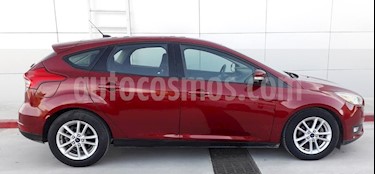 Foto Ford Focus SE Aut usado (2015) color Rojo precio $176,000