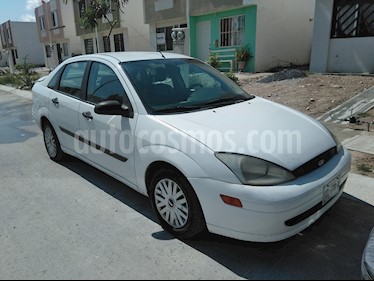 Ford Focus Ambiente usado (2001) color Blanco precio $35,000