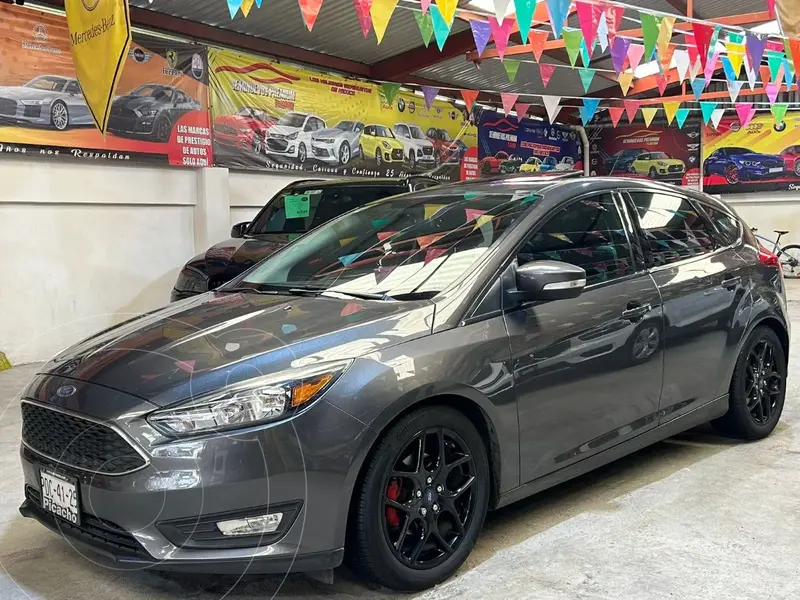 Foto Ford Focus SE Luxury Aut usado (2016) color Gris precio $219,900