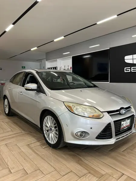 Foto Ford Focus SEL Aut usado (2012) color plateado precio $220,000
