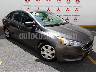 foto Ford Focus S Aut usado (2016) color Gris precio $180,000