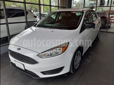 foto Ford Focus S usado (2015) color Blanco Platinado precio $144,000