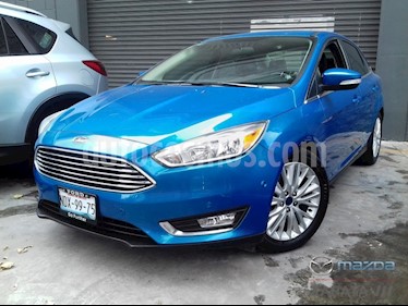Ford Focus Titanium Aut usado (2016) color Azul Prusia precio $235,000