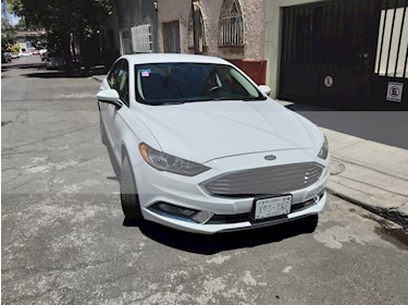 Foto Ford Fusion SE Hibrido usado (2017) color Blanco precio $315,000