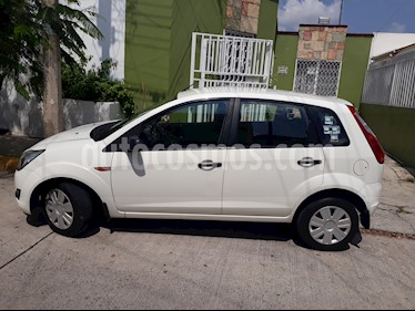 Foto Ford Ikon Ambiente Ac usado (2012) color Blanco precio $78,000