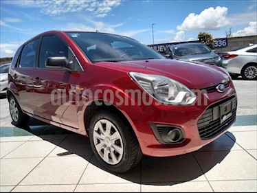 Ford Ikon Ambiente usado (2014) color Rojo precio $109,000
