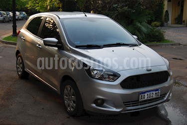Foto Ford Ka 1.5L S usado (2016) color Gris precio $390.000