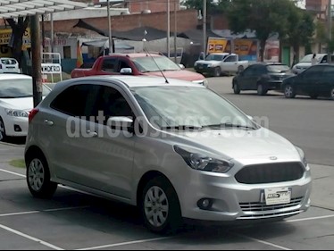 Foto venta Auto usado Ford Ka 1.5L SE (2017) color Gris Claro precio $350.000